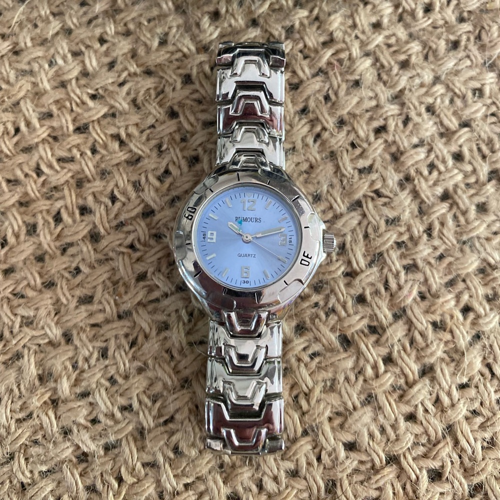 VINTAGE QUARTZ MOVT WOMANS STAINLESS STEEL WATCH